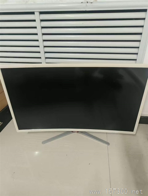 32寸显示器