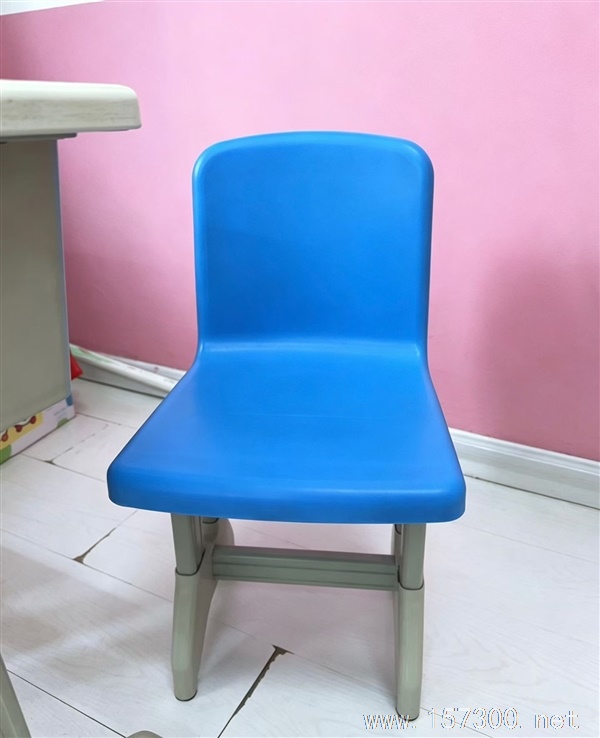 出售小学生桌椅